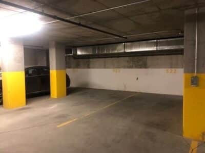 Place dans parking sécurisé à Montreal