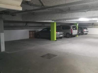 Plusieurs places de parking à Pantin