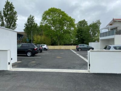 Gujan : Place de parking en extérieur