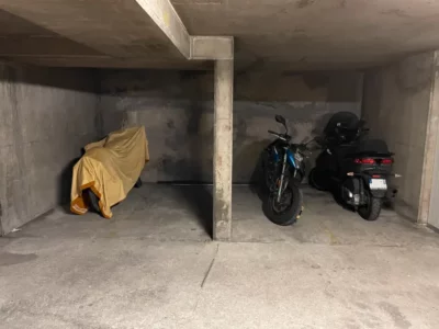 Parking moto couvert Paris 10